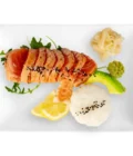 71 A – Flambierte Sake Sashimi (8 Stück)